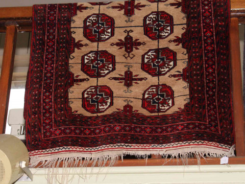 Eastern design rug 1.50 by 0.96.
