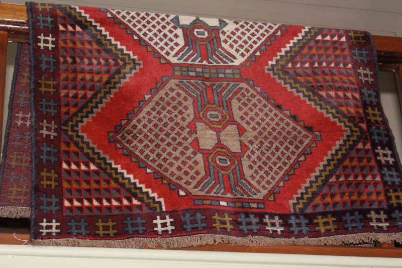 Fine hand knotted Iranian wool rug, 1.65 by 1.22.