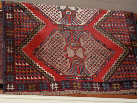 Fine hand knotted Iranian wool rug, 1.65 by 1.22.