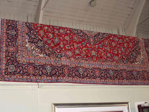 Fine hand knotted Kashan carpet, 3.48 by 2.38.