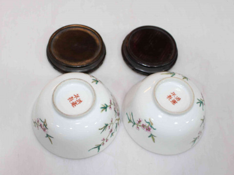 Pair Chinese Famille Rose cricket bowls, overglaze iron red four character mark (Hongxian), 11.5cm diameter with stands. thumbnail