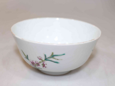 Pair Chinese Famille Rose cricket bowls, overglaze iron red four character mark (Hongxian), 11.5cm diameter with stands. thumbnail