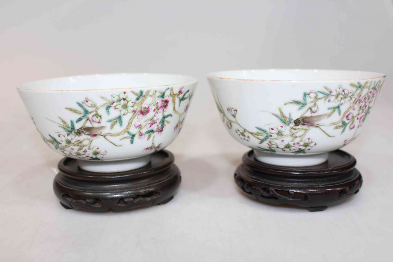 Pair Chinese Famille Rose cricket bowls, overglaze iron red four character mark (Hongxian), 11.5cm diameter with stands.