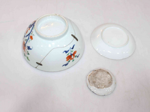 Antique Chinese polychrome bowl, 15cm diameter, small saucer dish and tiny blue and white plate (3). thumbnail