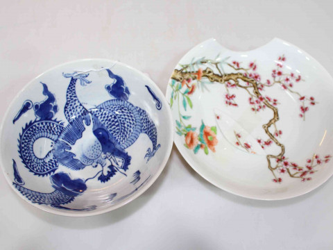 Chinese blue and white dragon bowl and blossom plate (2). thumbnail