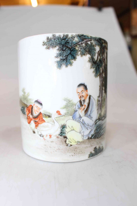 Chinese figure decorated brush pot, 14cm.