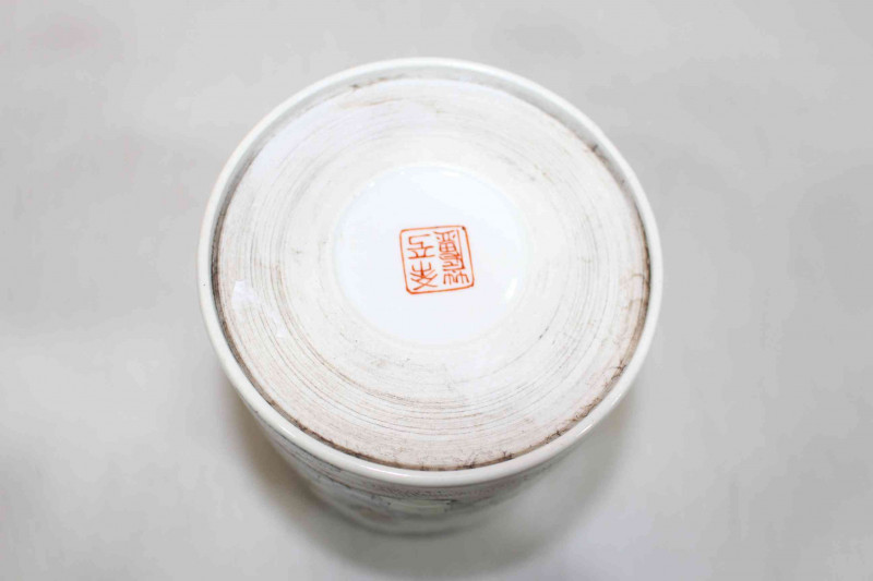 Chinese figure decorated brush pot, 14cm.