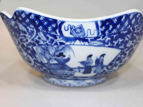 Chinese blue and white bowl, 27cm across. thumbnail