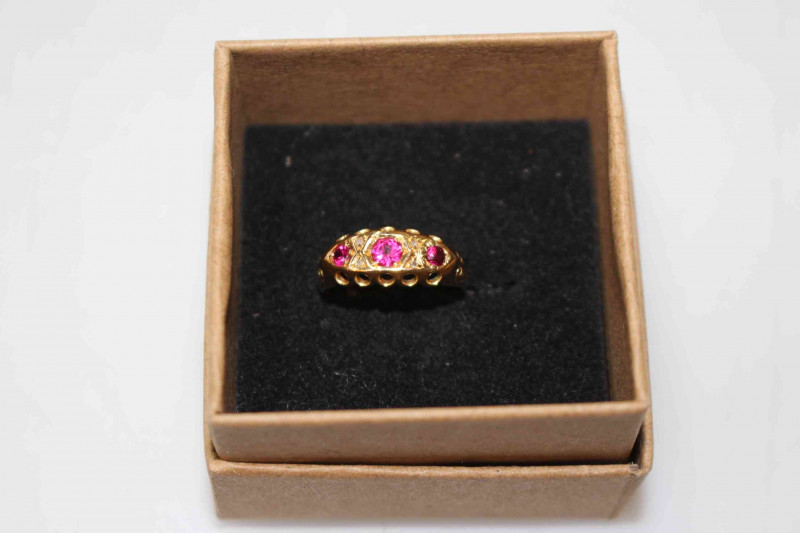 Edwardian ruby and diamond 18 carat gold ring, Birmingham 1908, size K/L.