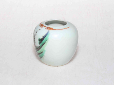 Chinese small brush washer with famille verte figure decoration, 6.5cm. thumbnail