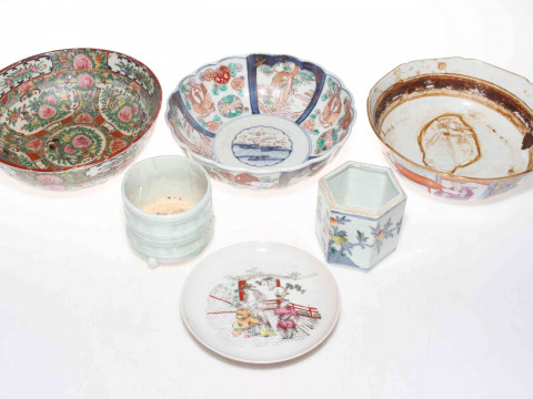 Collection of fourteen pieces of Chinese ware including ginger jars, peacock teapot, bowls, etc. thumbnail