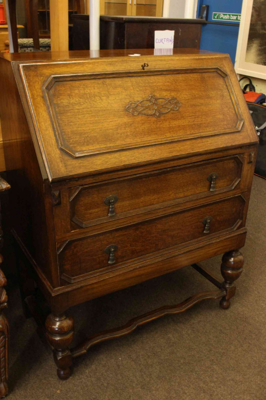 1920's/30's oak two drawer bureau.