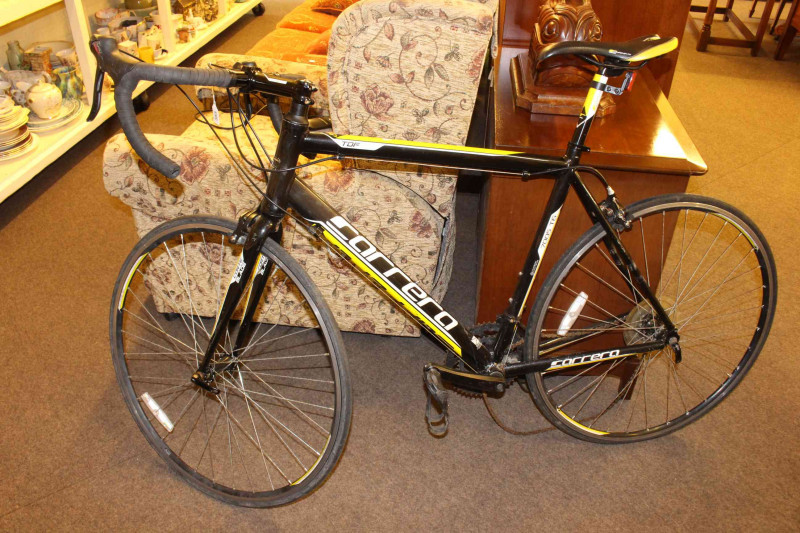 Carrera 7005 T6 Gents racing cycle.