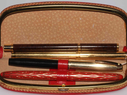 Two Schaeffer fountain and cartridge pens, Monte Grappa and other pen...