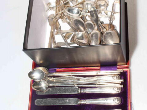 Collection of silver spoons, tongs, etc, boxed silver handled tea knives...