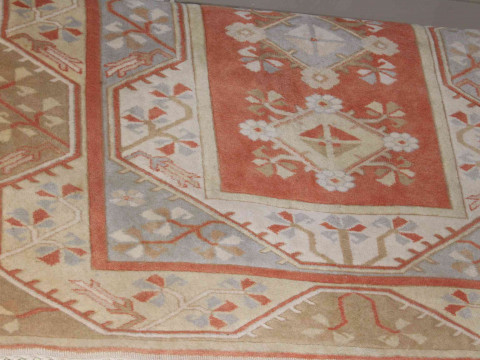 Wool Geometrical and floral design rug 2.30 by 1.55. thumbnail