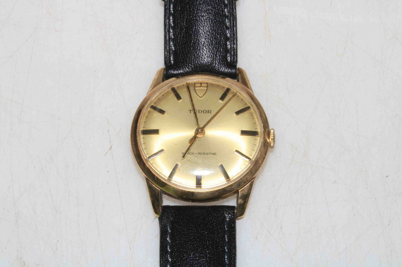 1970's Tudor 9 carat gold gents wristwatch, complete with Tudor Rolex case and box, original bill of purchase 22/11/75 and service receipt from 2007.