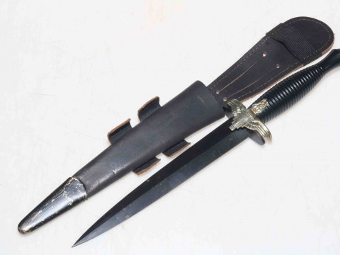 Fairburn Sykes presentation dagger, Para's beret, and special forces manual 1965 (3). thumbnail