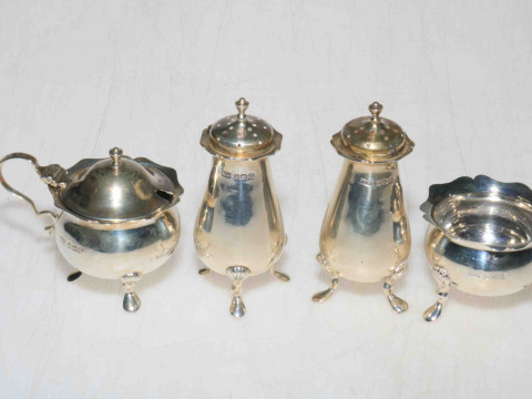 Silver four piece cruet set, Sheffield 1904.