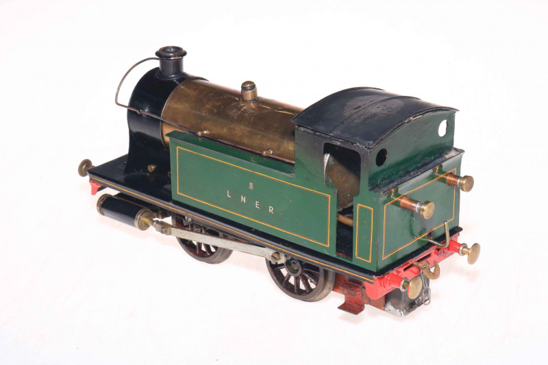 Bowman LNER steam locomotive gauge O, with spirit fumes, 26.5cm length overall.
