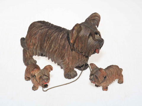 Black Forest carved wood dog with puppies (3). thumbnail
