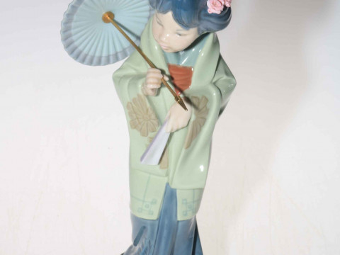 Lladro 'Oriental Spring' Geisha Girl with parasol, figure 28.5cm.