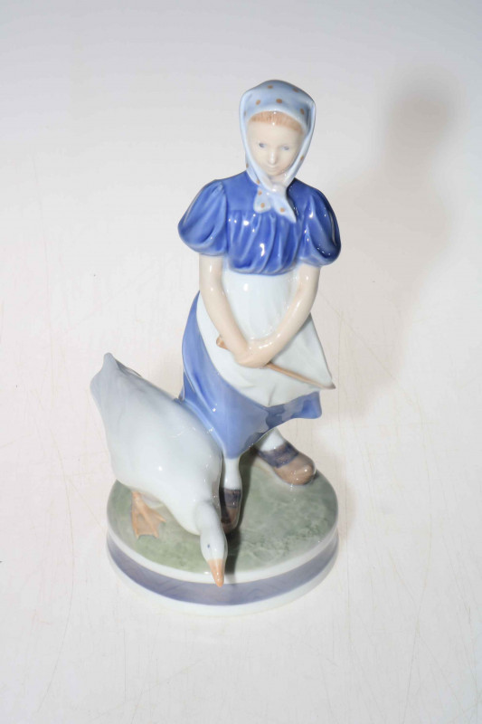 Royal Copenhagen Goose Girl, 527, 23cm.