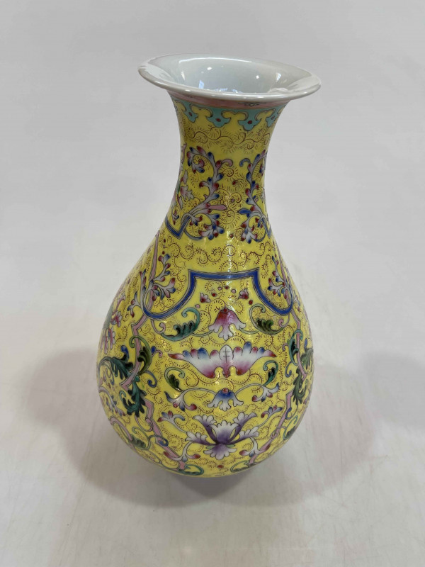 Large Chinese Republic yellow ground vase, 34cm.