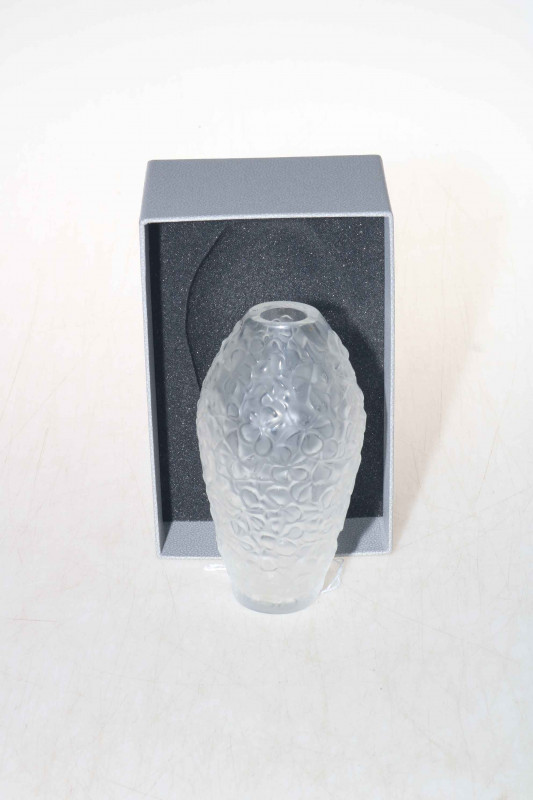 Lalique boxed vase, 16cm high.