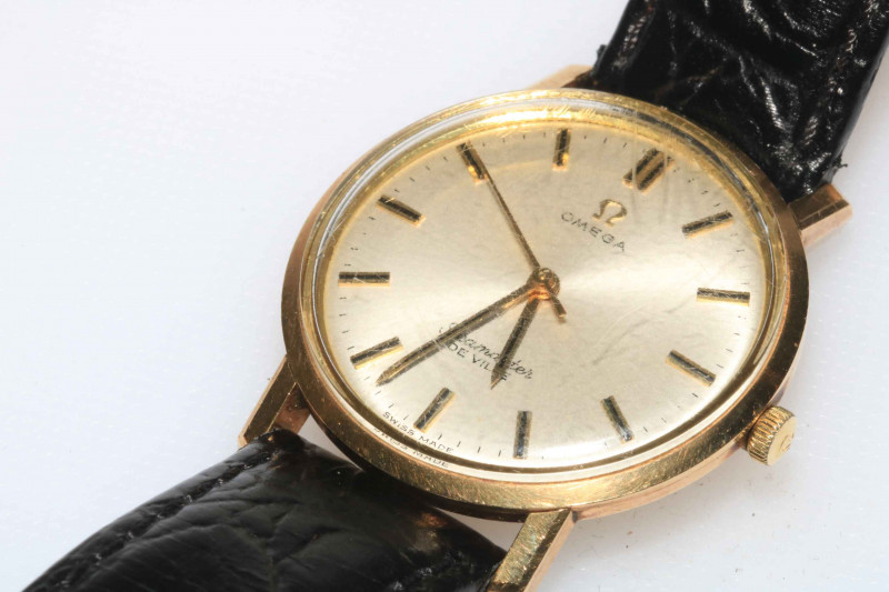 Omega gents 9 carat gold Seamaster de Ville wristwatch with papers dated 1969, and box.