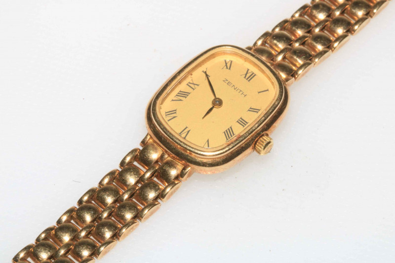Zenith ladies 9 carat gold bracelet watch, with box.