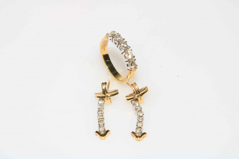 18 carat gold five stone diamond ring and pair of matching six stone diamond drop earrings, ring size R.