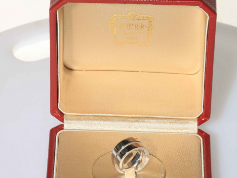 Cartier 18 carat white gold ring of entwined/knot form, marked c1999 Cartier...