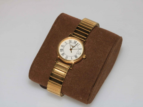 Longines ladies expanding bracelet wristwatch.