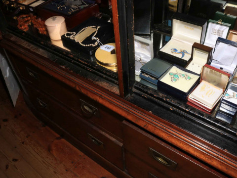 Large collection of jewellery including rings, pearl necklaces, amber...