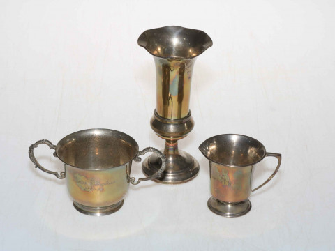 Silver loaded vase, Birmingham 1919, 15.5cm, and silver sugar and cream.