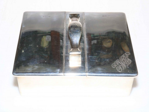 Late Victorian silver large table cigar/cigarette box with handle, 20cm...