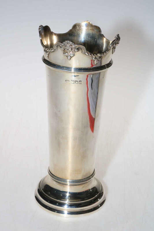 Large silver vase with ornate scroll shaped and mask rim, London 1900, 25.5cm.