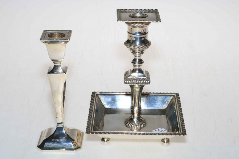 Edwardian silver chamber candlestick with gadroon borders, Sheffield 1901, 17cm, and single loaded candlestick (2).