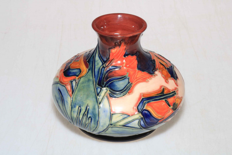 Moorcroft vase with tulip design, 13cm high.