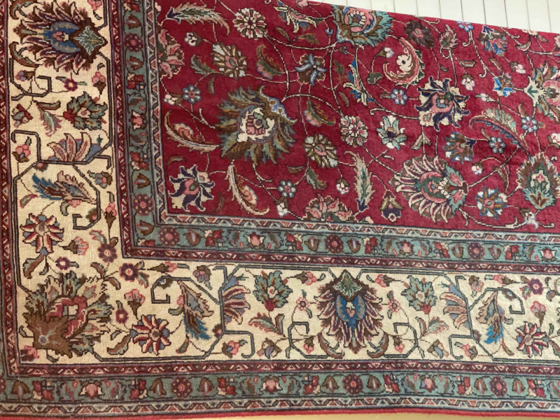 Early 20th Century hand knotted Persian Tabriz carpet 3.96 by 3.35.