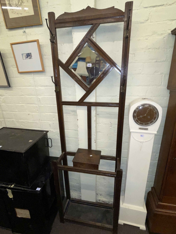 Early 20th Century oak mirror backed hallstand.