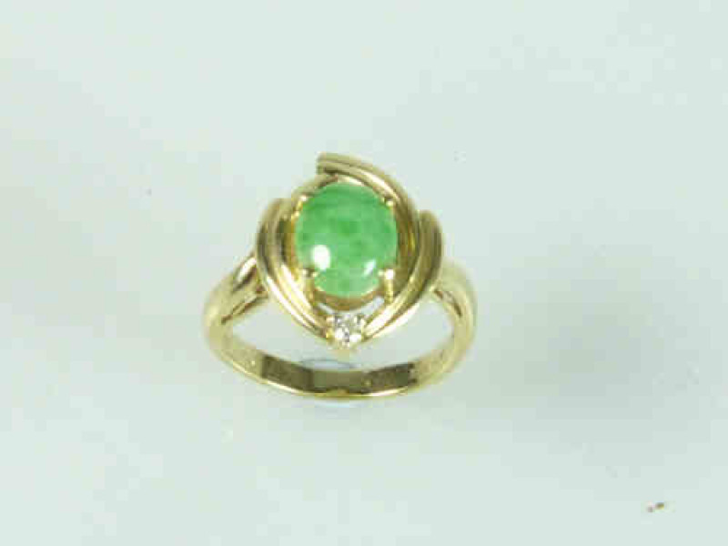 14ct Gold Ring Set with a Diamond and Green Stone, Size O