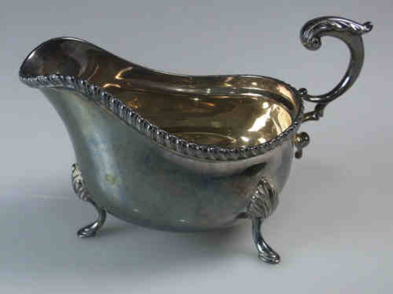 Georgian Style Silver Sauce Boat, London 1965, with gadrooned rim, 10 Troy oz.