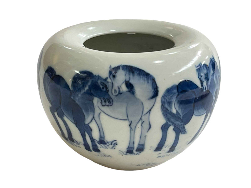 Chinese blue and white brush washer decorated with horses, blue seal mark to base.