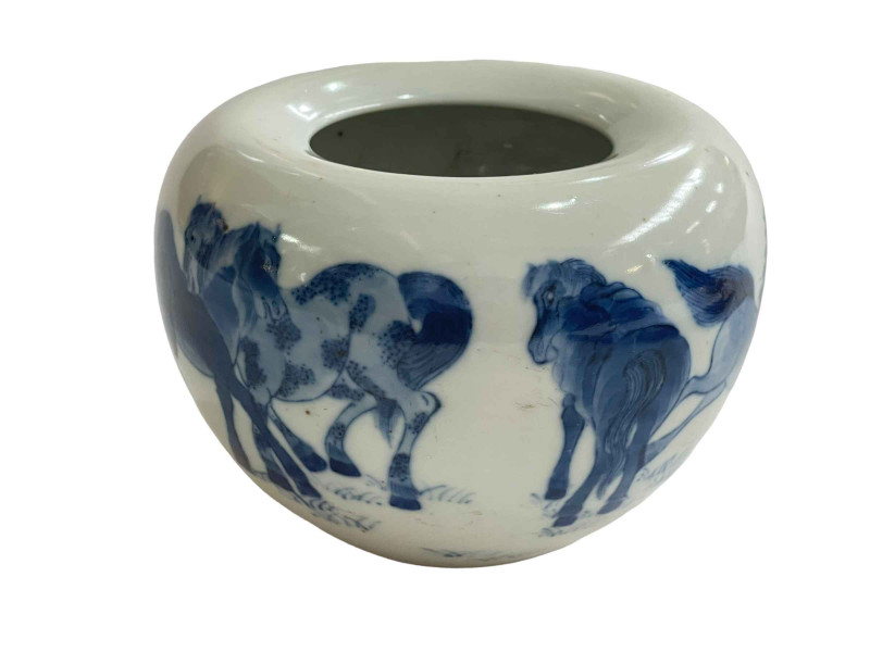 Chinese blue and white brush washer decorated with horses, blue seal mark to base.