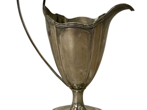Silver helmet cream jug, London 1912.