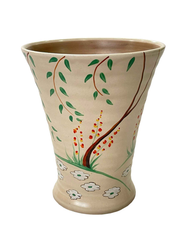 Clarice Cliff vase, 18cm.