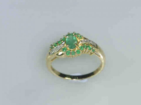 9ct Gold Emerald and Diamond Cluster Ring, Size P