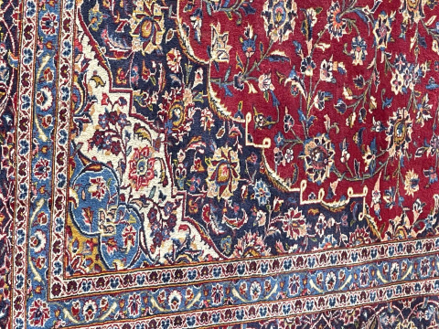 Fine hand knotted Persian Kashan carpet 4.20 by 2.97. thumbnail
